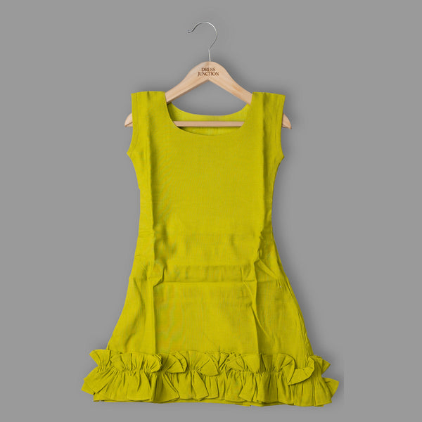 Pretty ruffled hem for a stylish, playful look