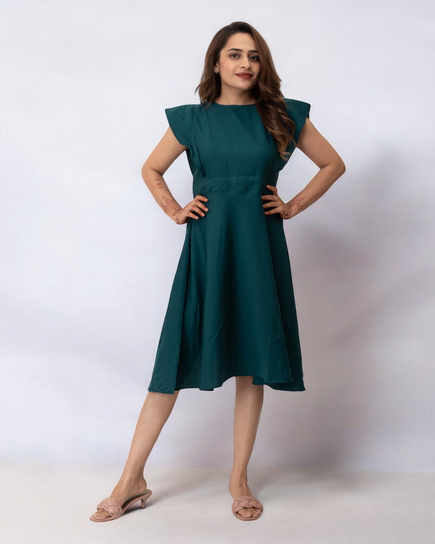 Green Plain Solid Polyester Midi Dress