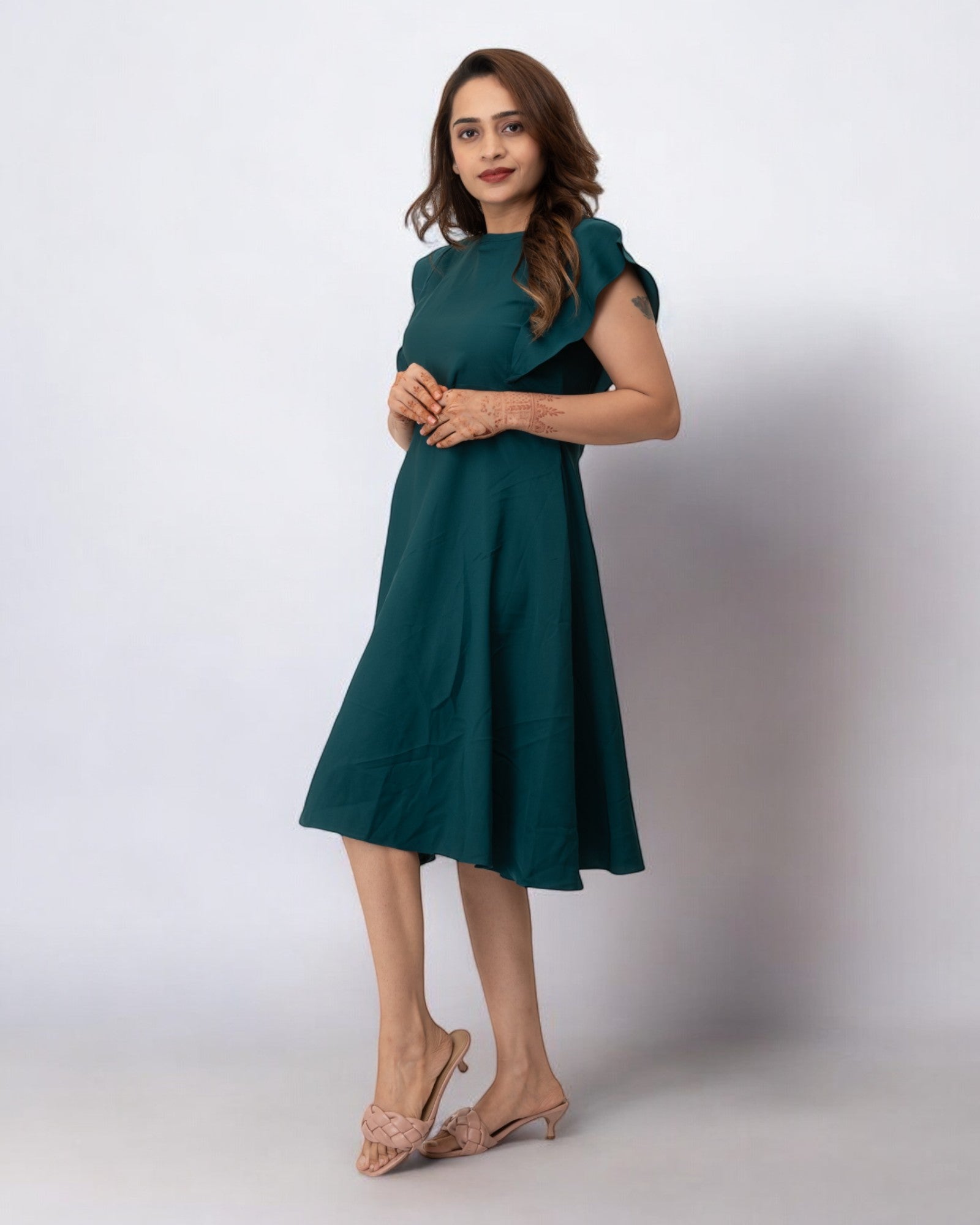 Green Plain Solid Polyester Midi Dress