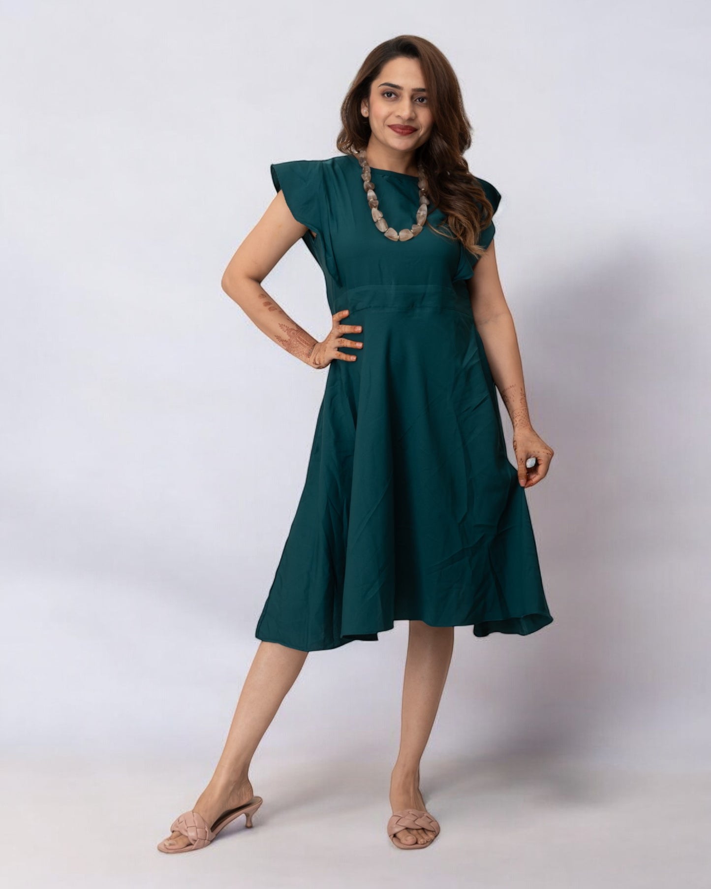 Green Plain Solid Polyester Midi Dress