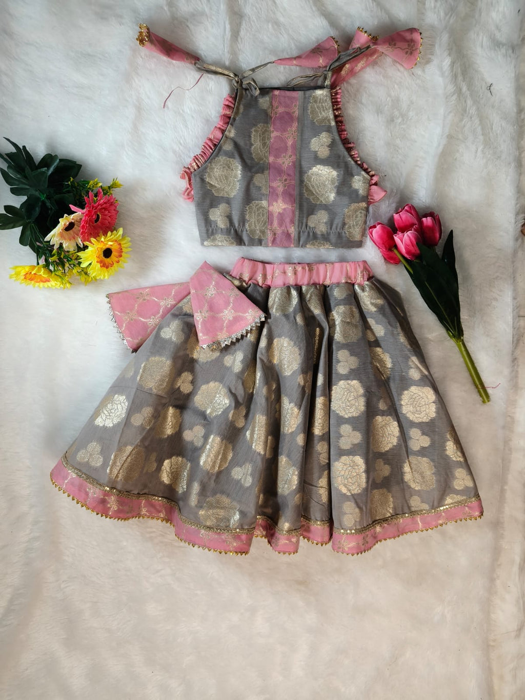 Girls Gray pink Pure Banarsi Lehnga with Frill