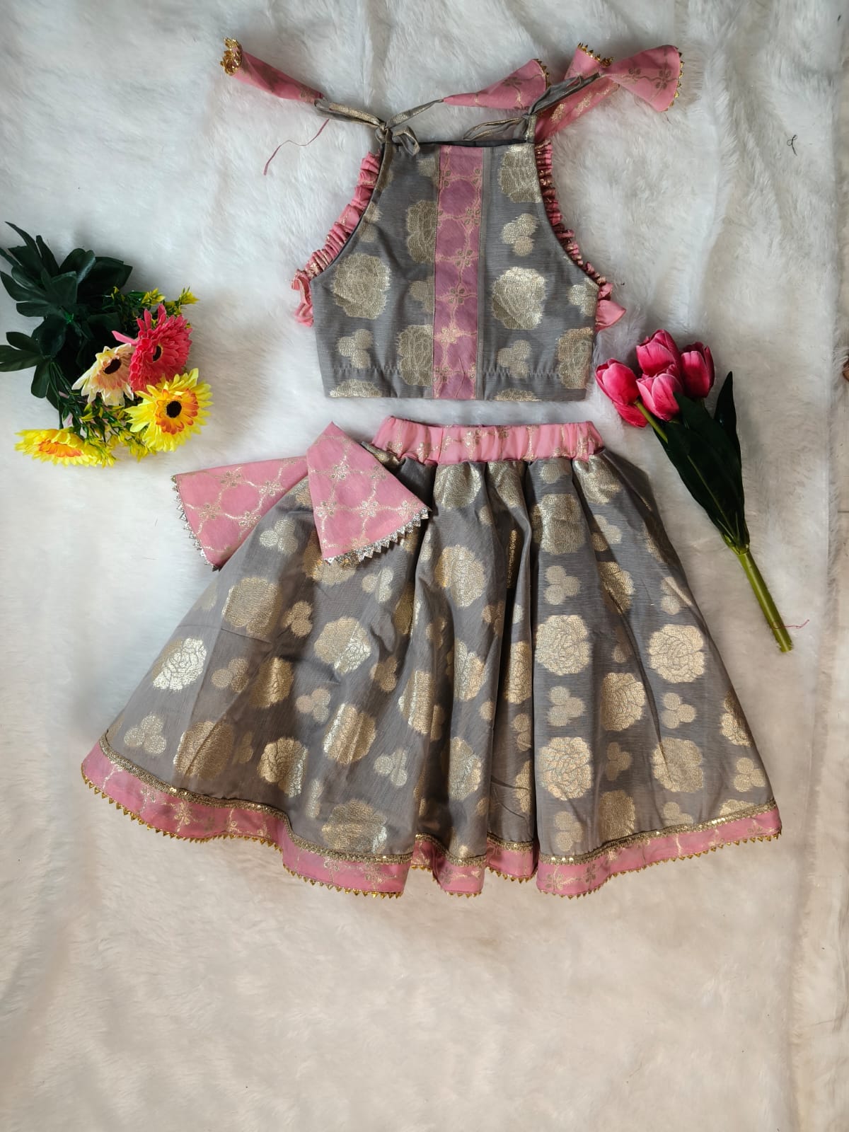 Girls Gray pink Pure Banarsi Lehnga with Frill