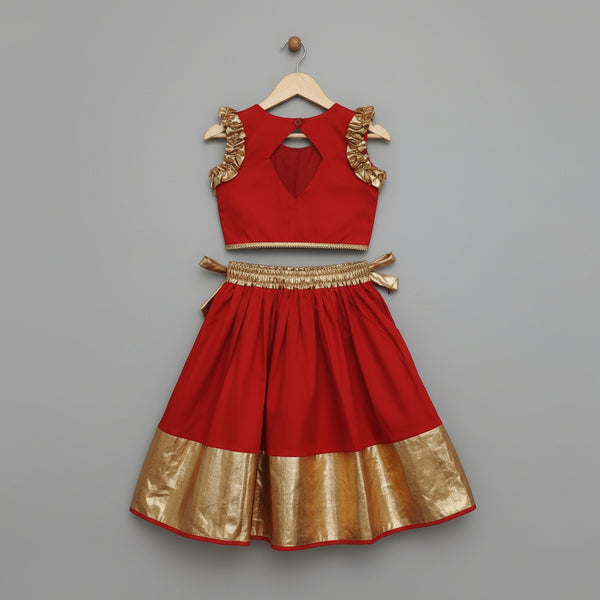 Elegant Gold Border & Ruffle Details