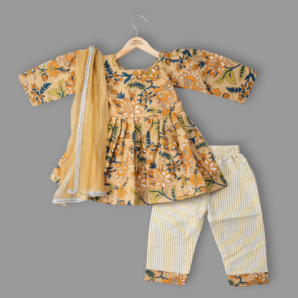 Girls magic cotton floral kurti set - view 3