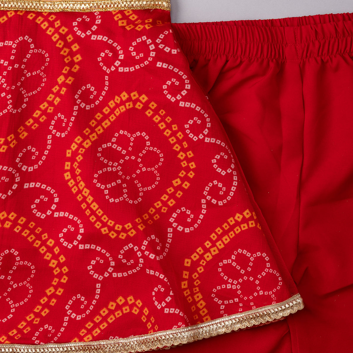 Girls red bandhani ethnic co-ord set - view 3